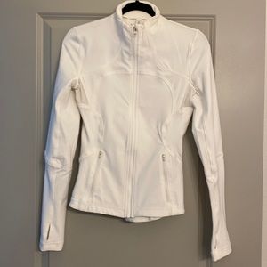 White Lulumon define jacket